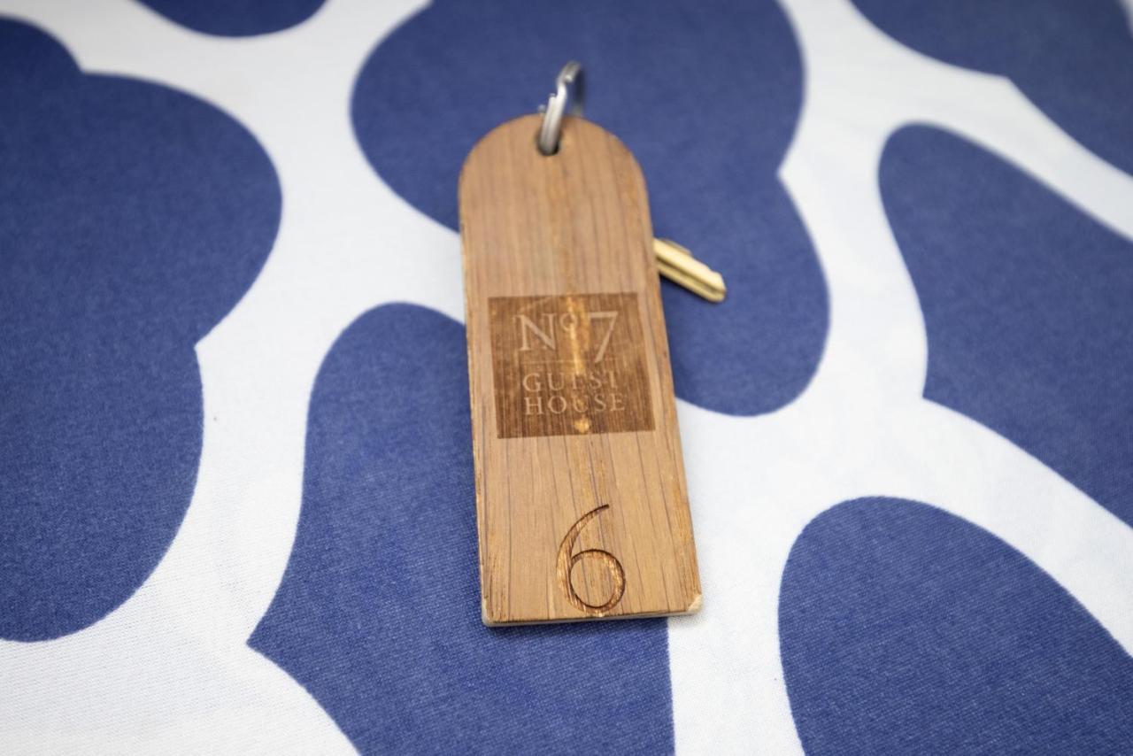 Number 7 Guest House 휫비 외부 사진