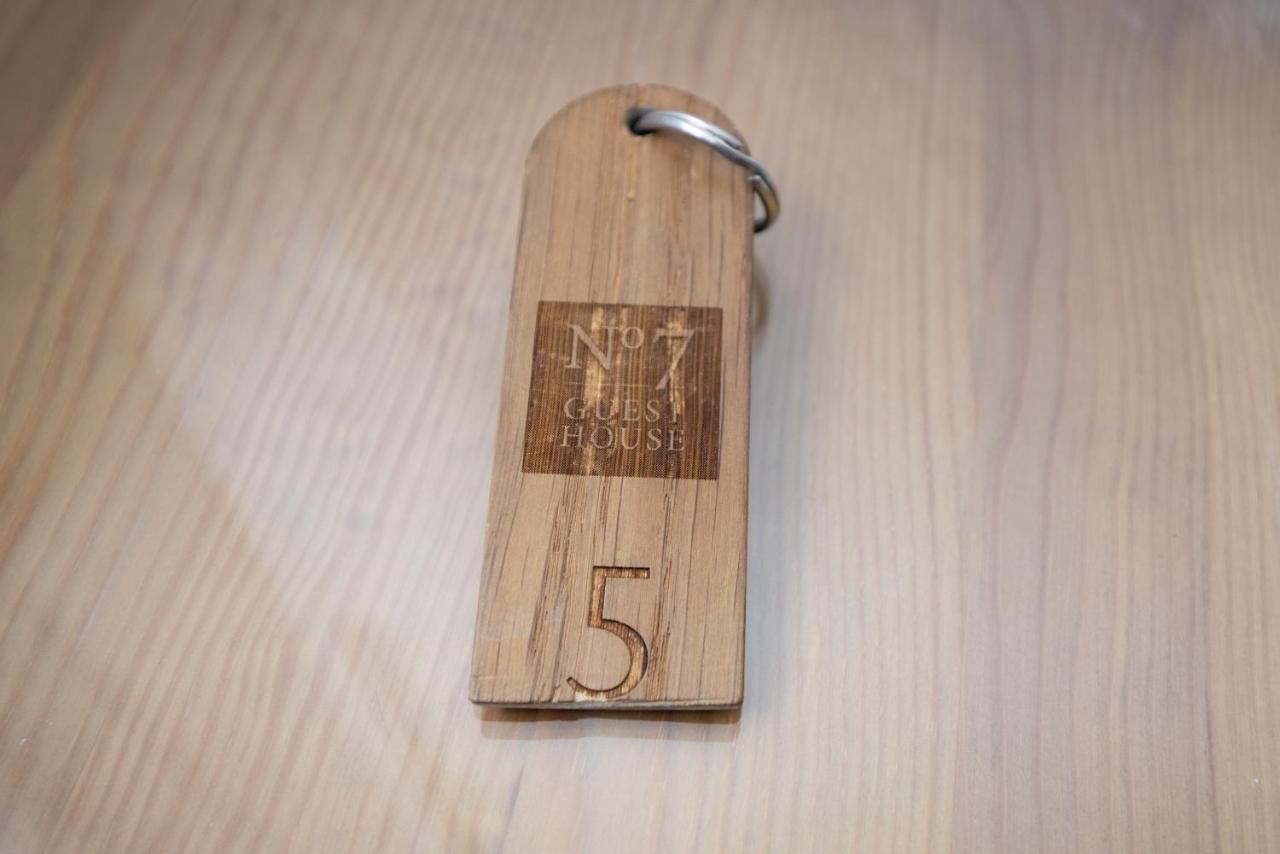 Number 7 Guest House 휫비 외부 사진
