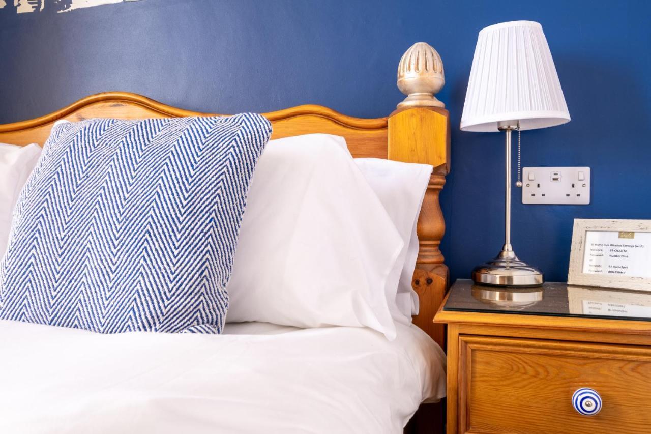 Number 7 Guest House 휫비 외부 사진