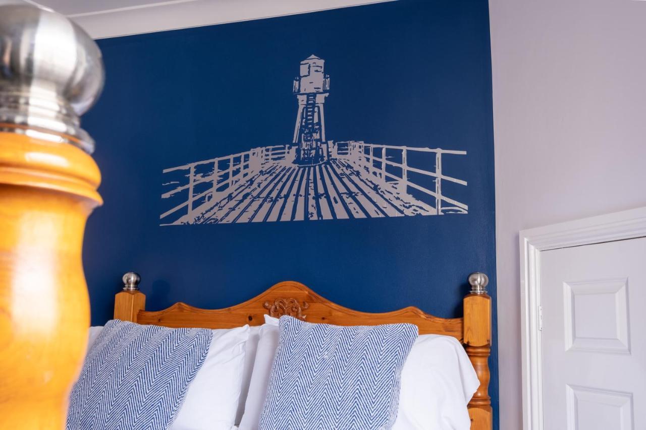Number 7 Guest House 휫비 외부 사진