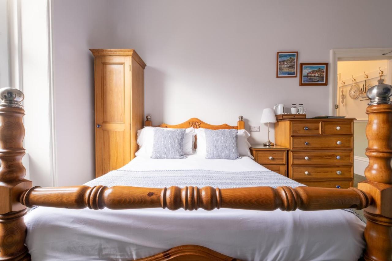 Number 7 Guest House 휫비 외부 사진
