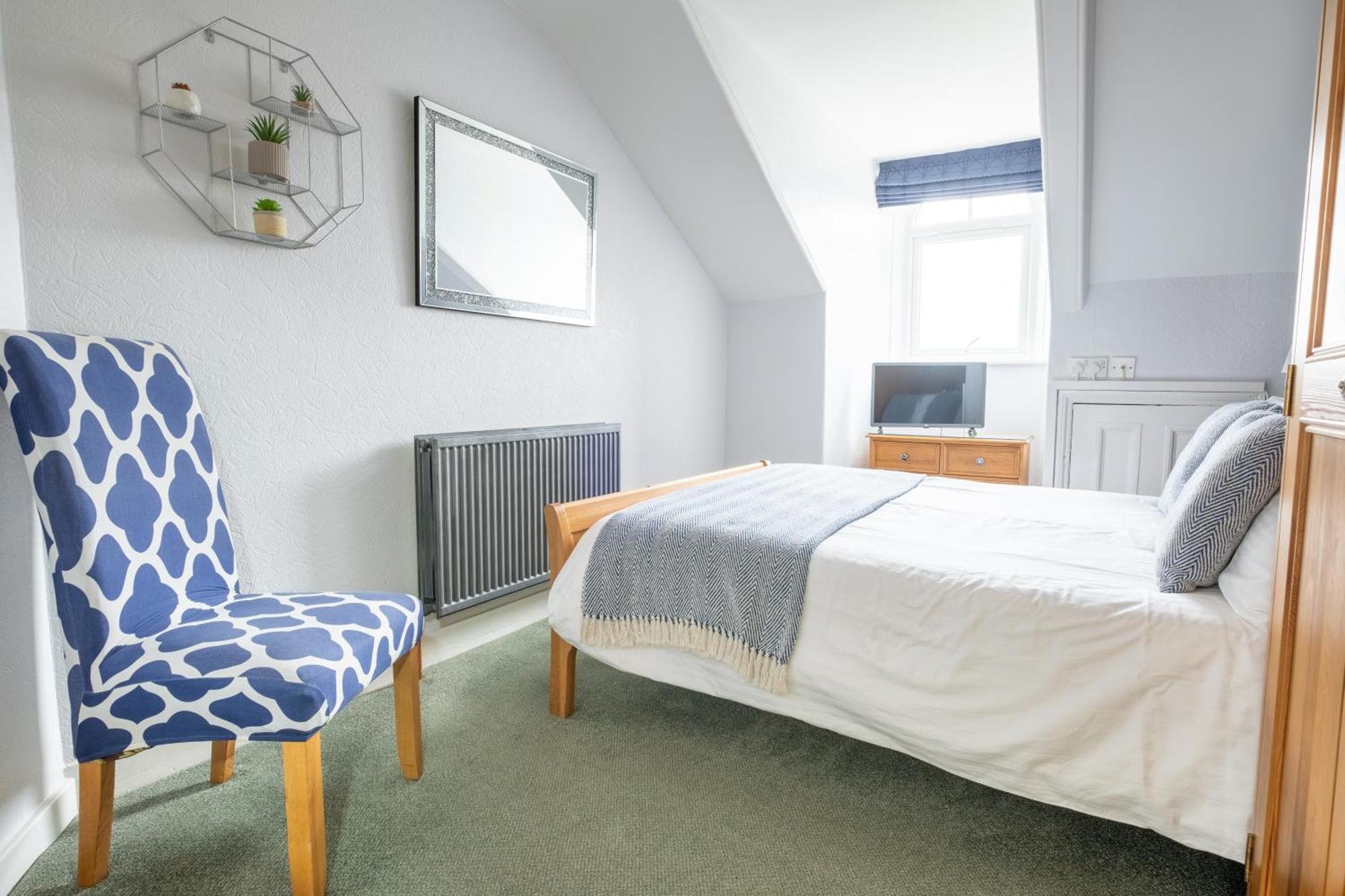 Number 7 Guest House 휫비 외부 사진
